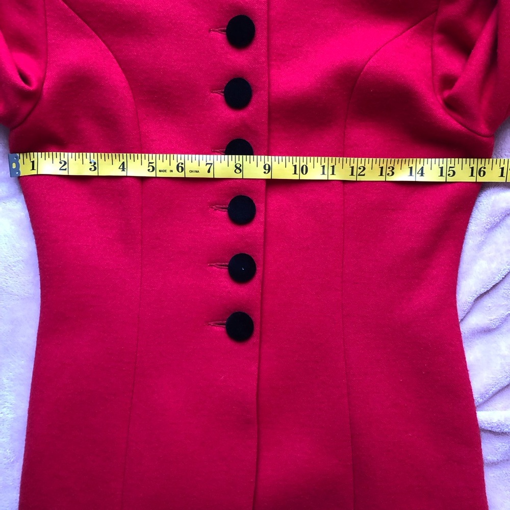 Vintage red coat with lace - Picture 5 of 7